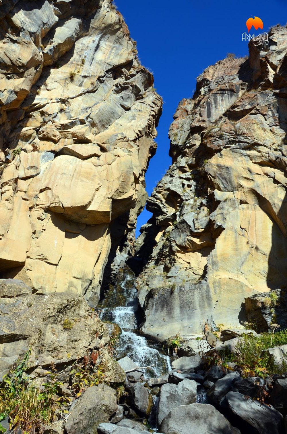 ru-herher-karavaz-waterfalls