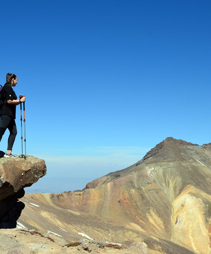 en-climbing-aragats-southern-peak