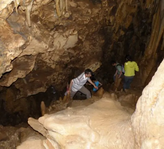 en-mozrov cave